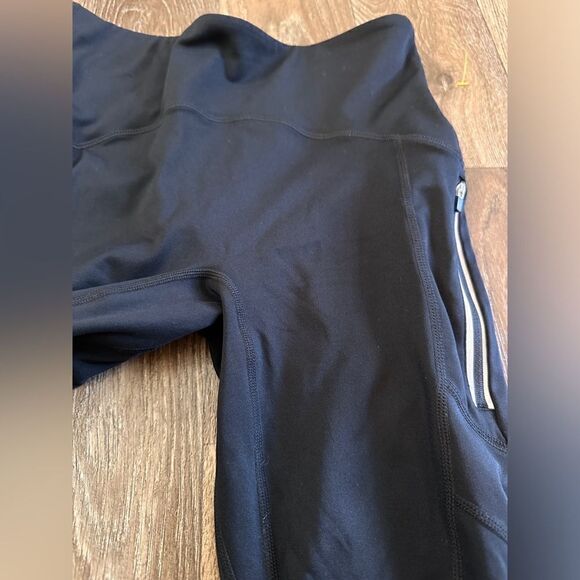 Motion365āby FABLETICS black yoga running pants /2 zipper pockets on the sidesāS - Picture 8 of 17